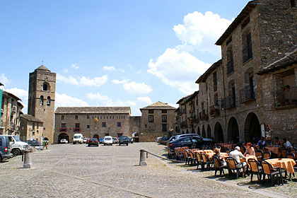 Grande place d'Ainsa