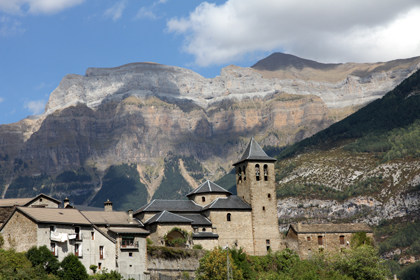 Torla,  l'entre du canyon d'Ordesa.